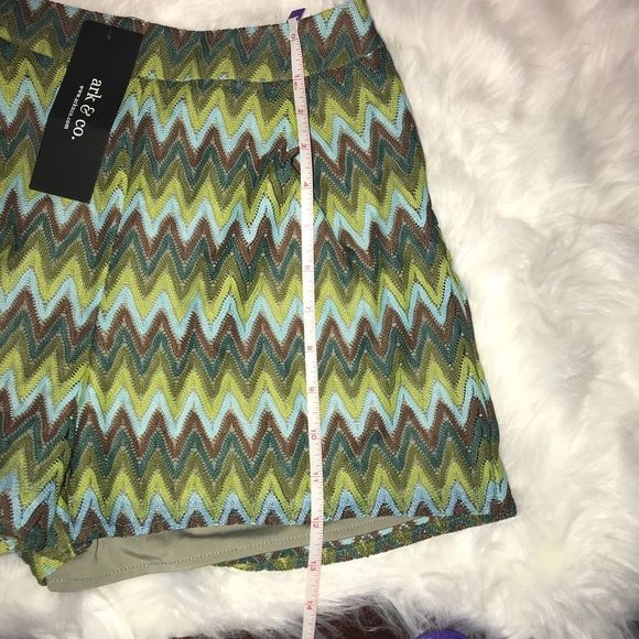 Ark & Co Green Chevron Chrochet Shorts Small NWT - Picture 4 of 4